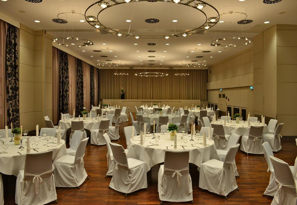 Hotel Ratskeller Salzgitter Bagian luar foto