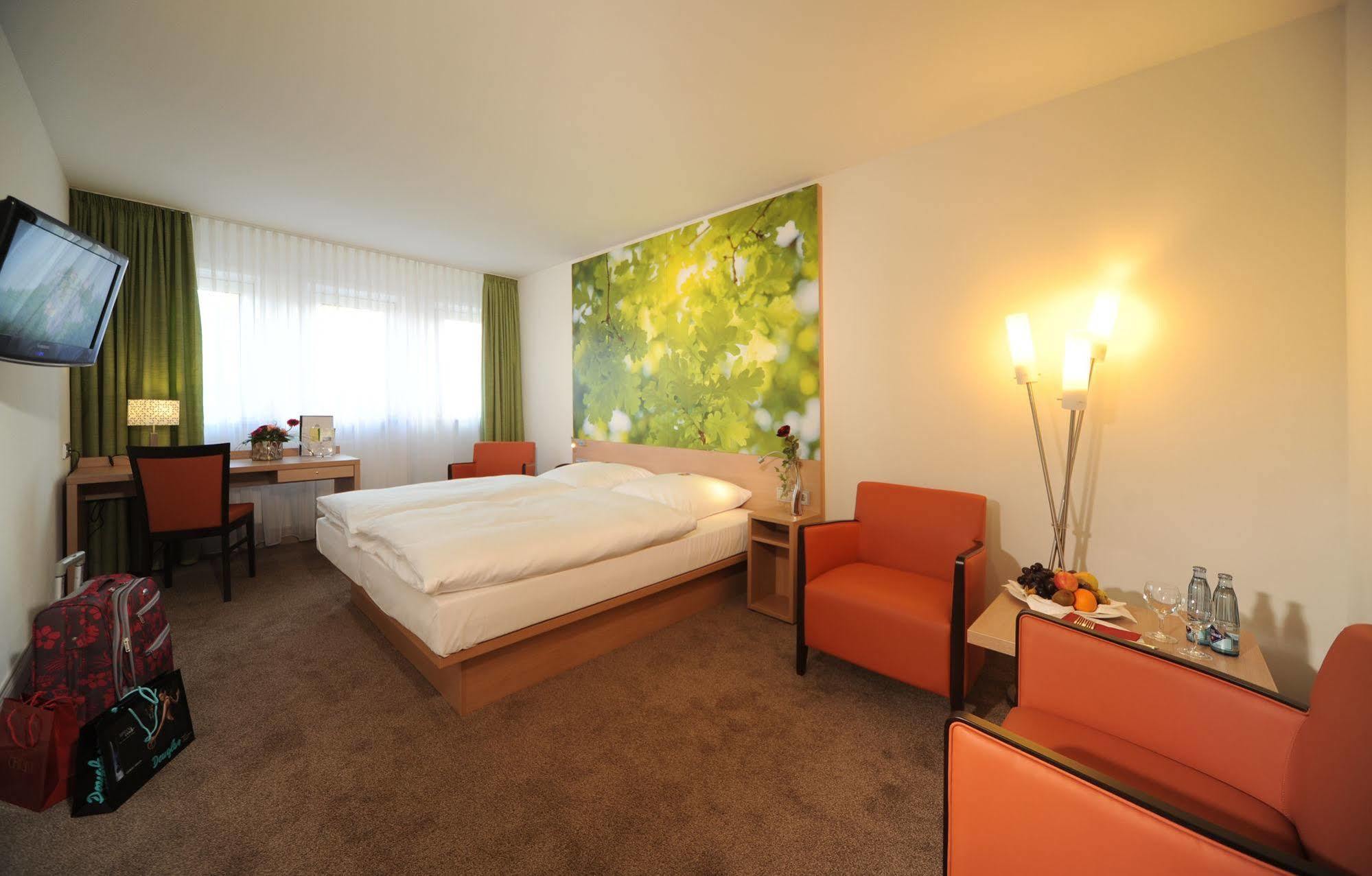Hotel Ratskeller Salzgitter Bagian luar foto