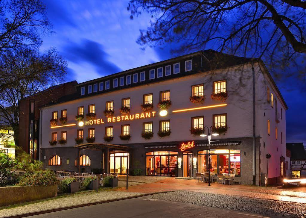 Hotel Ratskeller Salzgitter Bagian luar foto